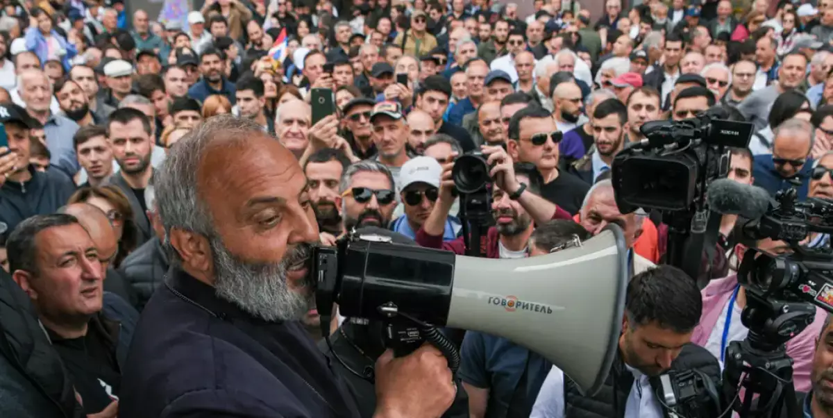 Полиция задержала порядка 100 человек на митингах в Ереване