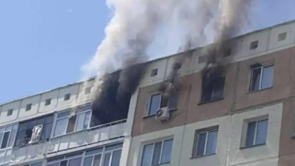 Квартира загорелась в многоэтажном доме в Кокшетау: эвакуированы люди