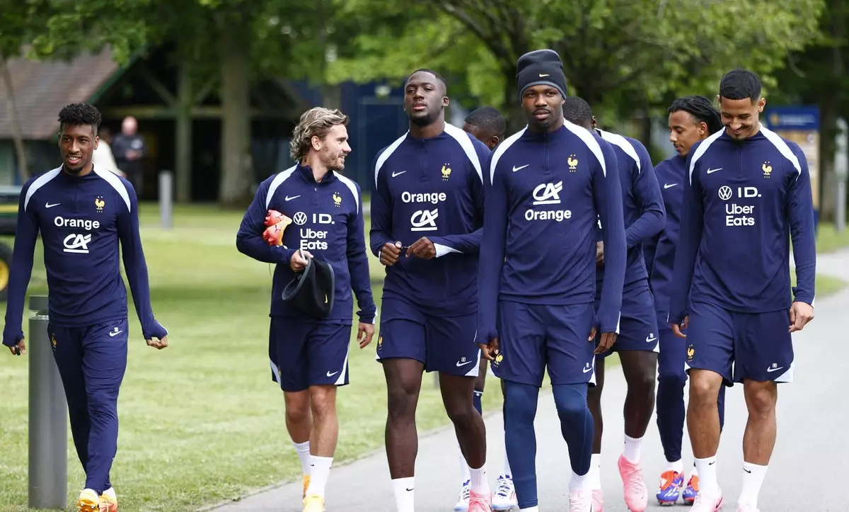 У игроков сборной Франции в Германии начались проблемы со здоровьем перед Евро-2024