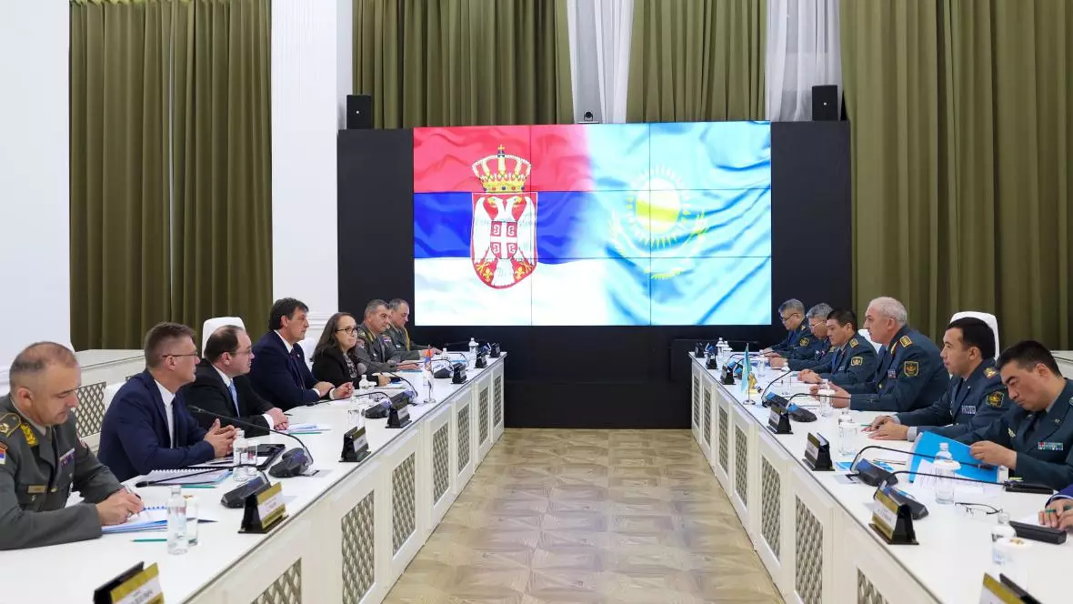 В Астане состоялась встреча министров обороны Казахстана и Сербии