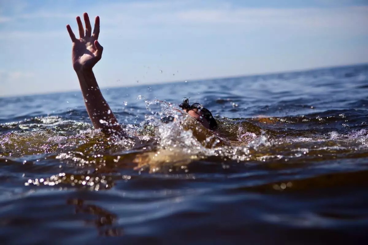 В Актобе выпускник школы утонул в реке