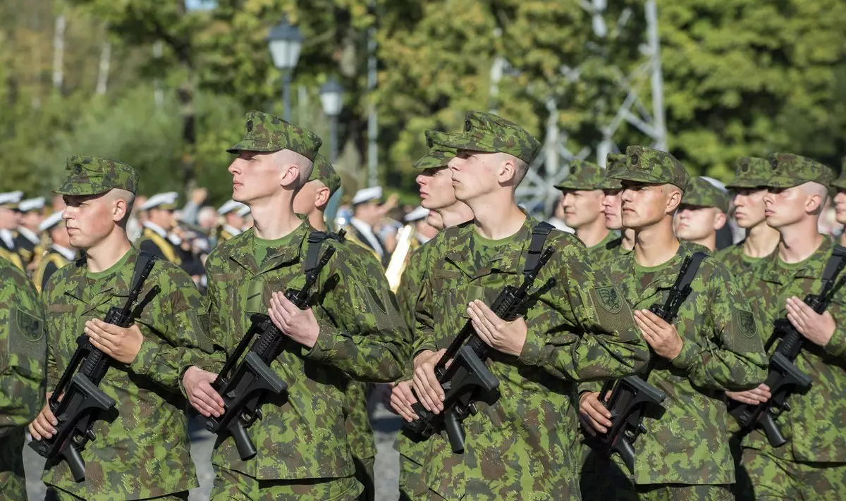В Литве парни не смогут поступить в ВУЗ, пока не пройдут службу в армии