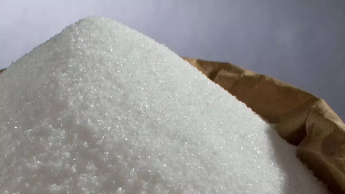 Казахстан ввел временный запрет на вывоз сахара