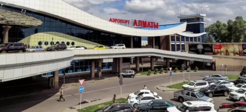 О переводе всех международных авиарейсов на вылет с нового терминала аэропорта Алматы, сообщилив КГА
