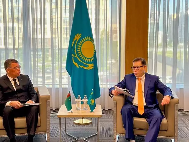 Казахстану предложили открыть торговые дома в Туркменистане
