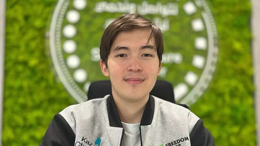 Токаев поздравил казахстанского чемпиона по шахматам среди молодежи