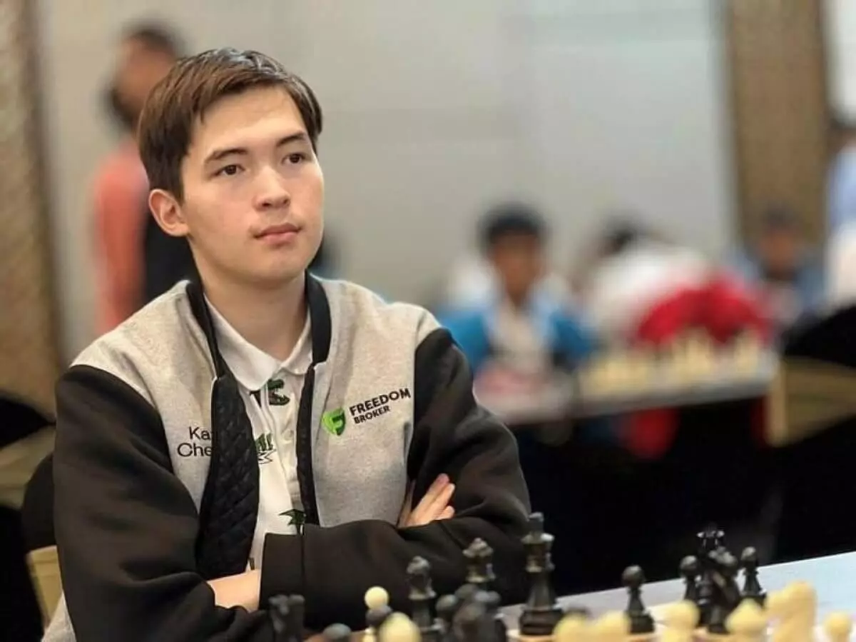 Токаев поздравил чемпиона мира по шахматам среди молодежи Казыбека Ногербека