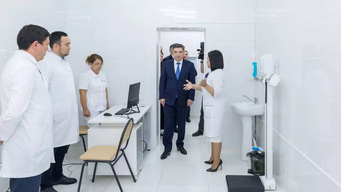 Как развивается здравоохранение в Жамбылской области — Бектенов посетил амбулаторию и фармзавод