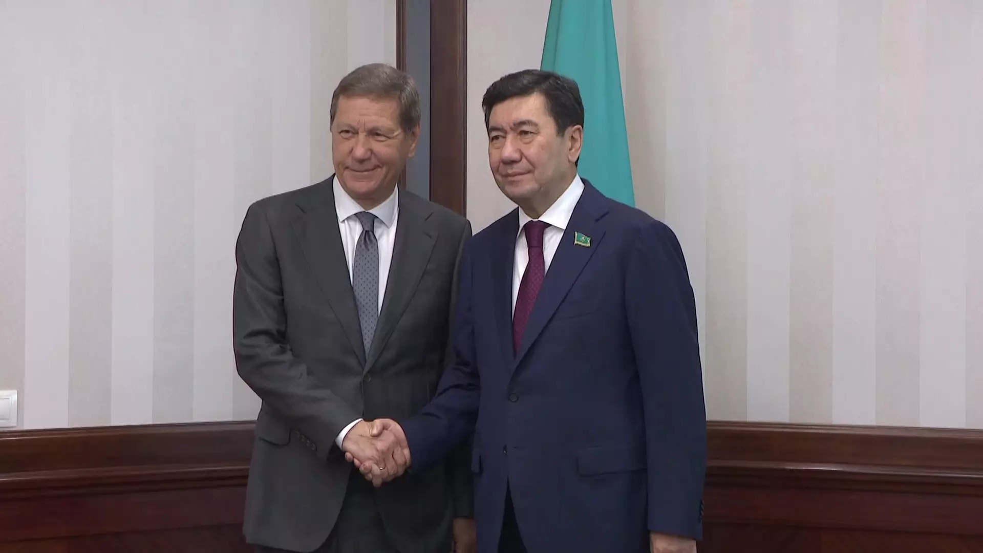 Казахстанские и российские депутаты провели заседание Межпалатной парламентской комиссии