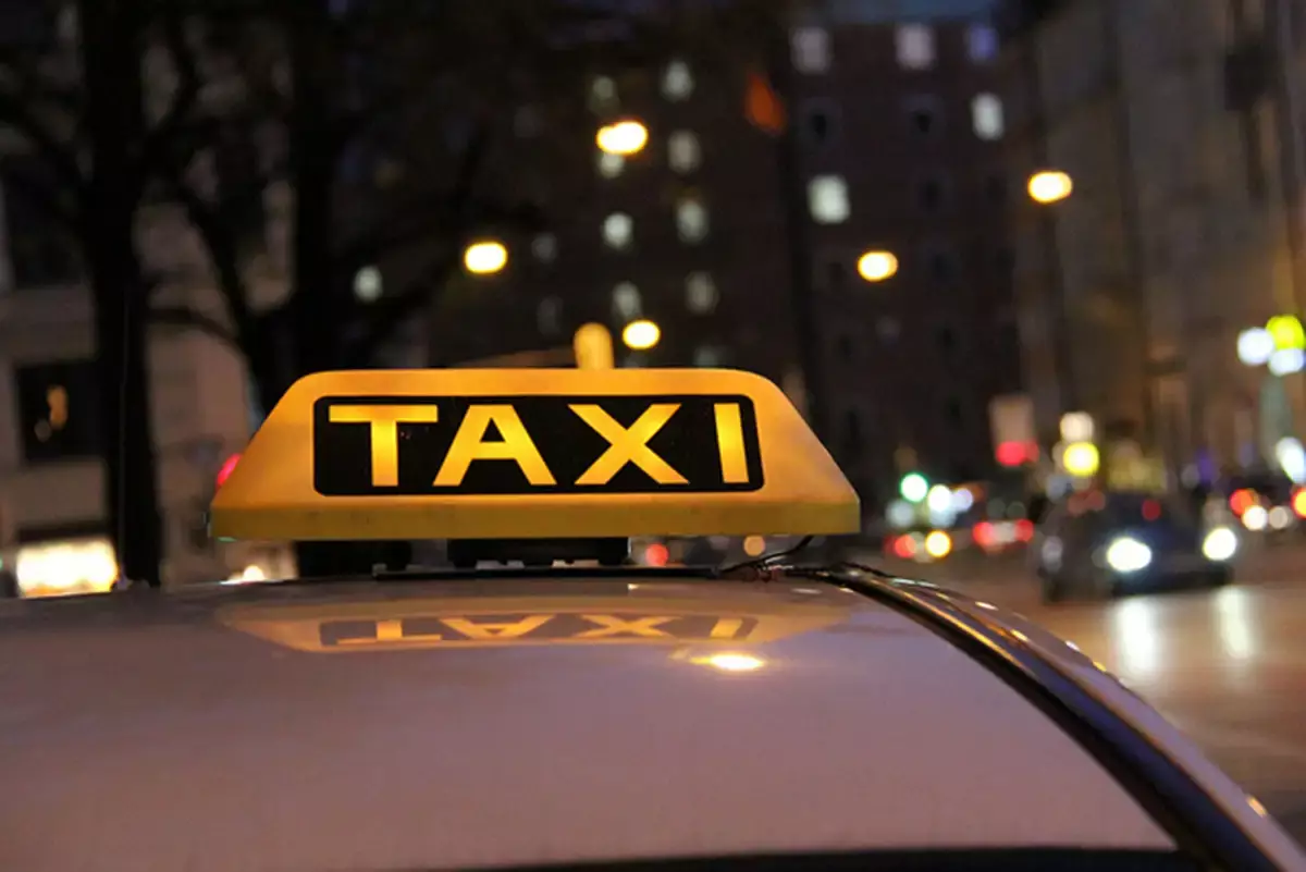 Казахстанские таксисты оказались самыми высокооплачиваемыми в СНГ