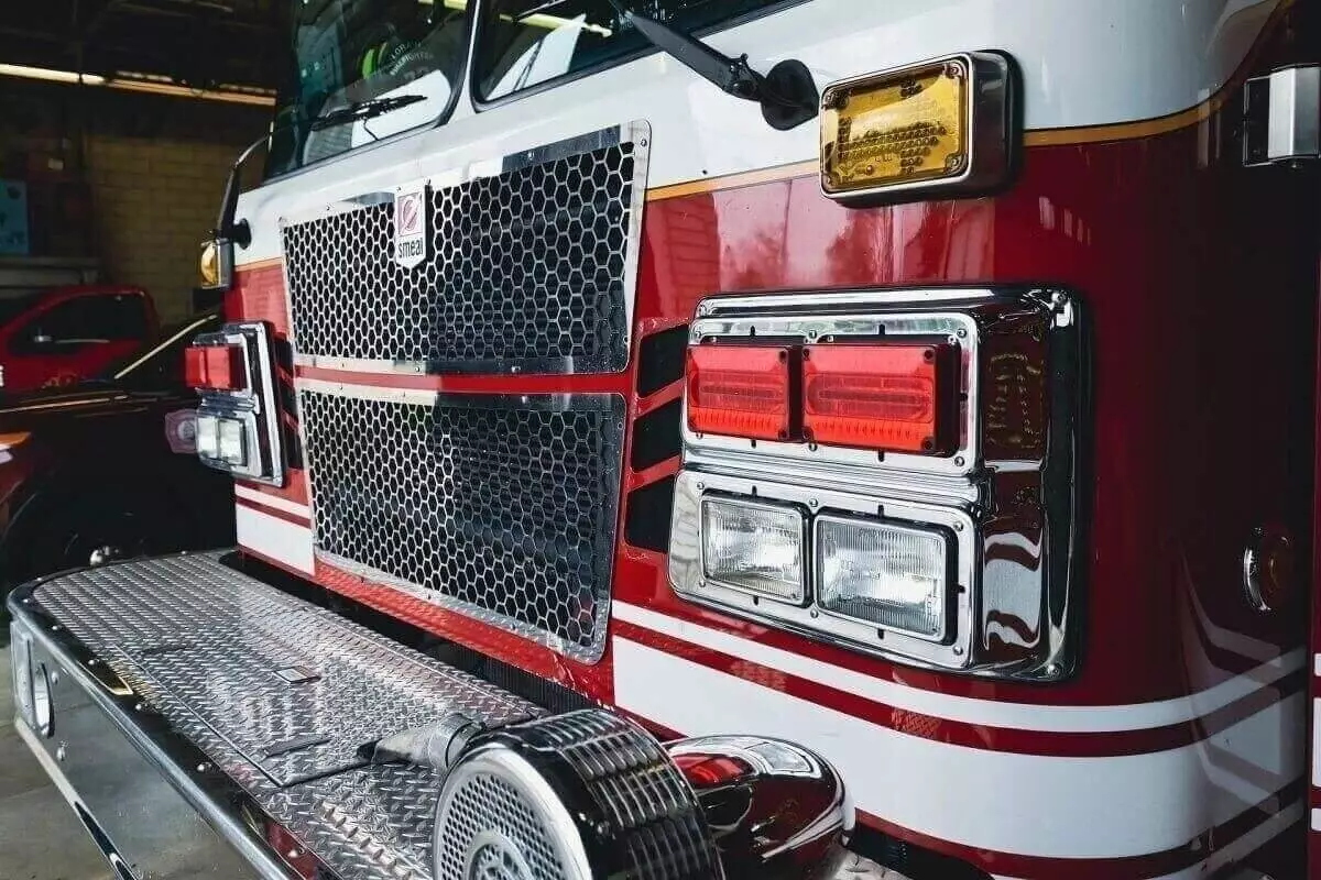 Трех человек спасли пожарные в Костанае