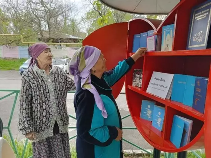 Открытие уличных библиотек буккроссинга «Кітап оқитын Шымқала»