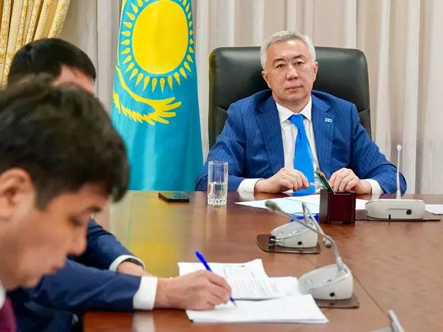 В Казахстане предлагают страховать посевы от сайгаков и саранчи 