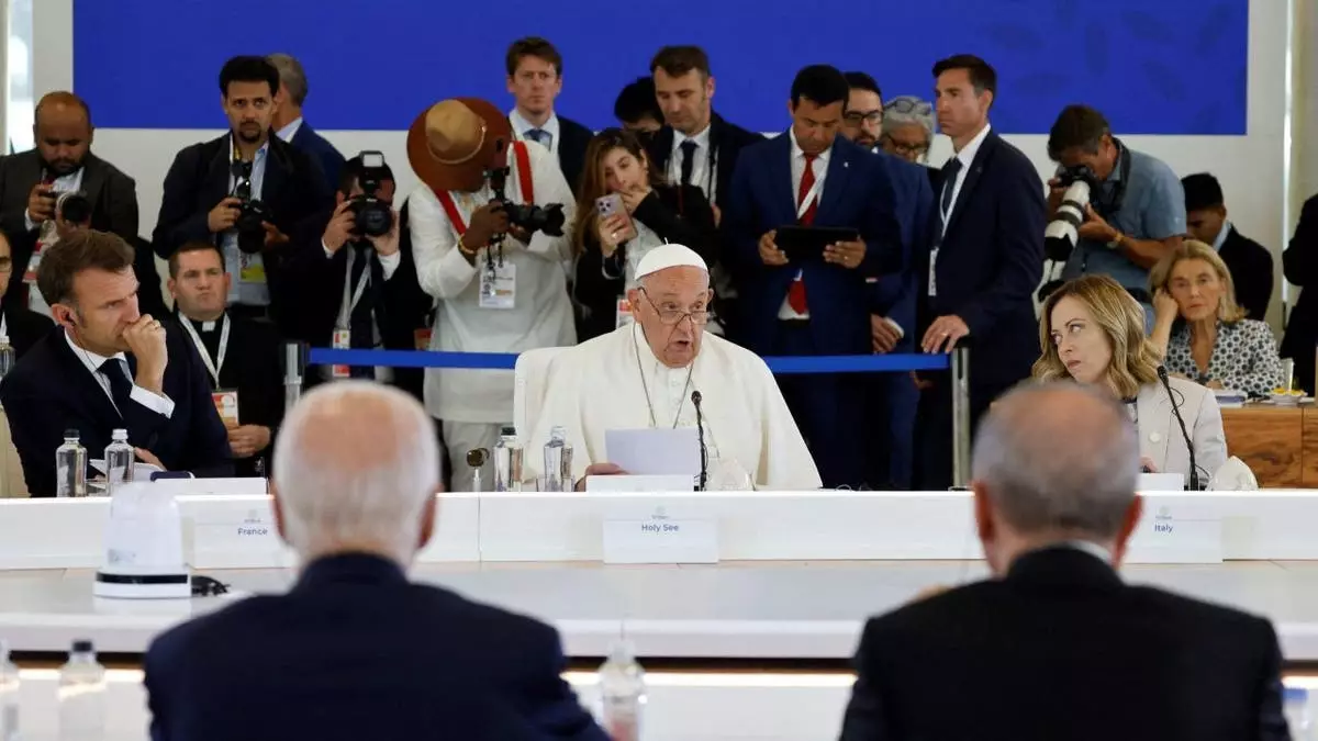 Папа Франциск выразил опасения по поводу искусственного интеллекта