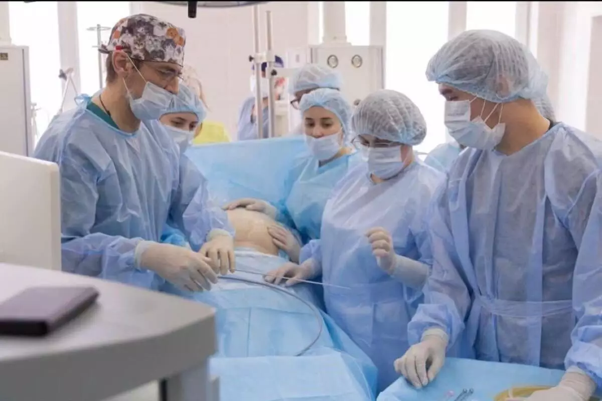 Операции на плоде в утробе матери начали проводить в Казахстане