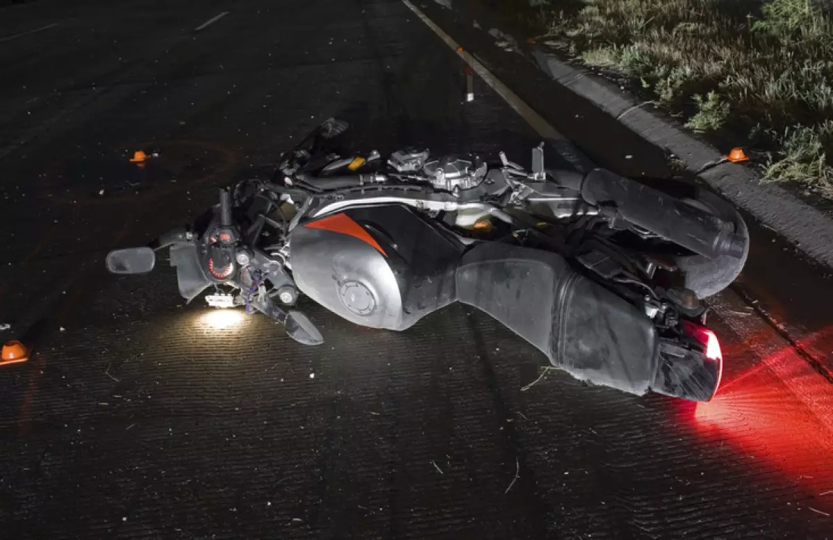 Мотоциклист влетел в легковушку в Костанае (ВИДЕО)
