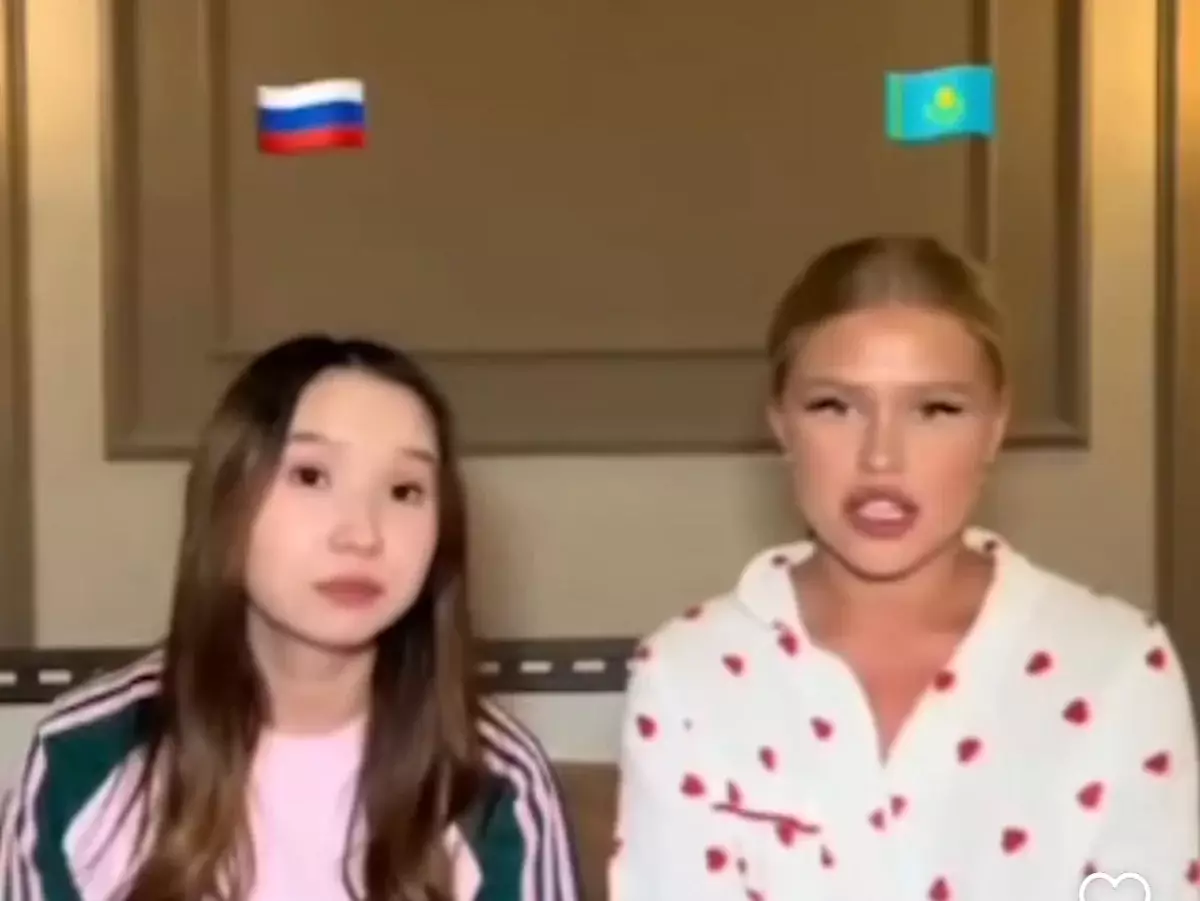 Русская девушка, без запинки отвечающая на казахском языке, восхитила пользователей Сети.