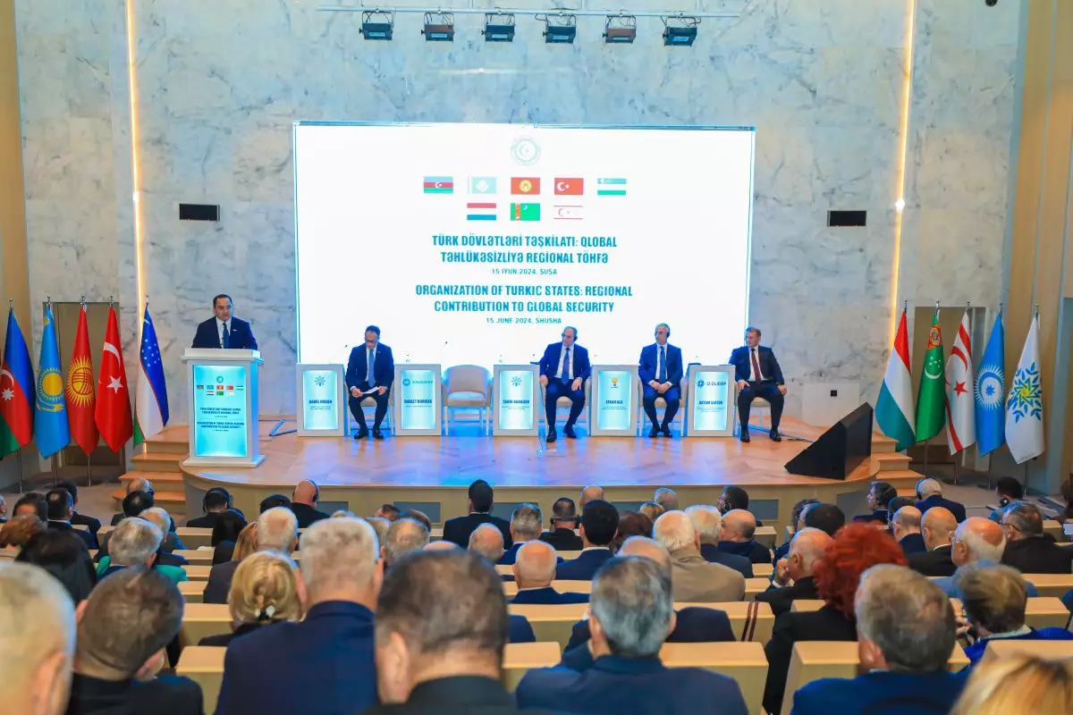 Исполнительный секретарь партии «AMANAT» Даулет Карибек выступил на международной конференции в Шуше