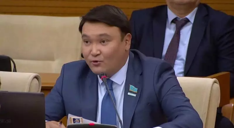Депутат Максат Толыкбаев покинет парламент