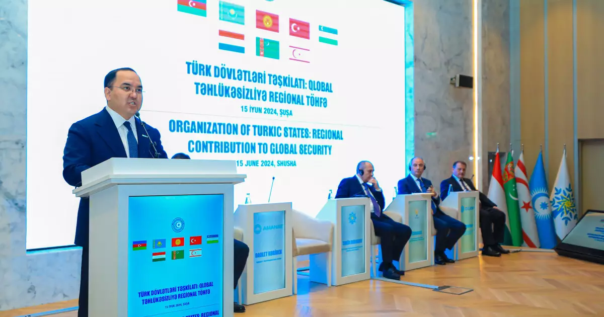  «AMANAT» партиясының Атқарушы хатшысы Дәулет Кәрібек Шушада өткен халықаралық конференцияда сөз сөйледі   