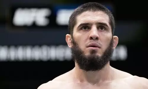 Ислам Махачев отреагировал на историческую победу Асу Алмабаева в UFC