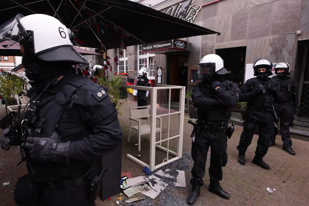 В Гельзенкирхене албанцы подрались с сербами, все бары оцеплены полицией