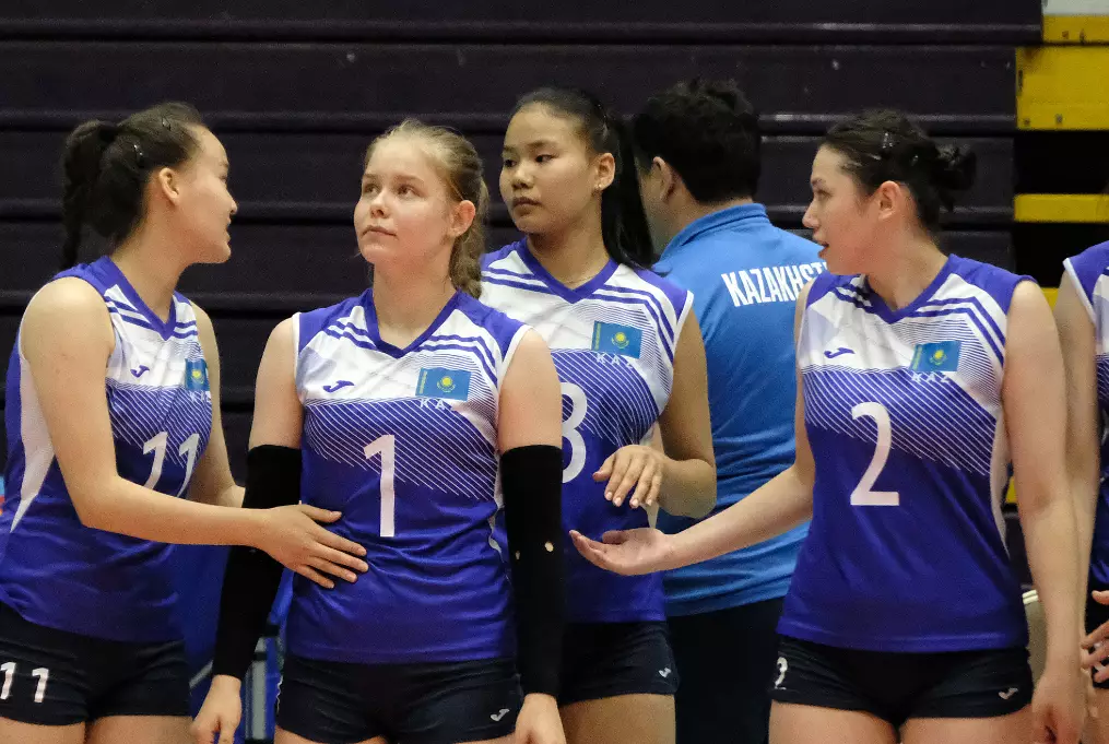 Волейболистки из Казахстана выиграли в первой игре на чемпионате среди юношеских сборных