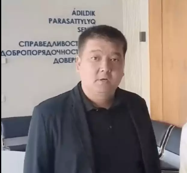 Активист Марат Турымбетов подал заявление о распространении Скляром и Шарлапаевым ложной информации и был после этого задержан полицией