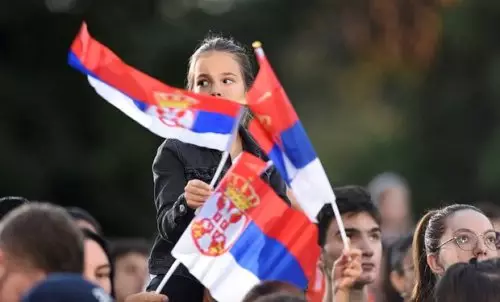 Сын президента Сербии полез в драку с английскими фанатами на Евро-2024. Видео