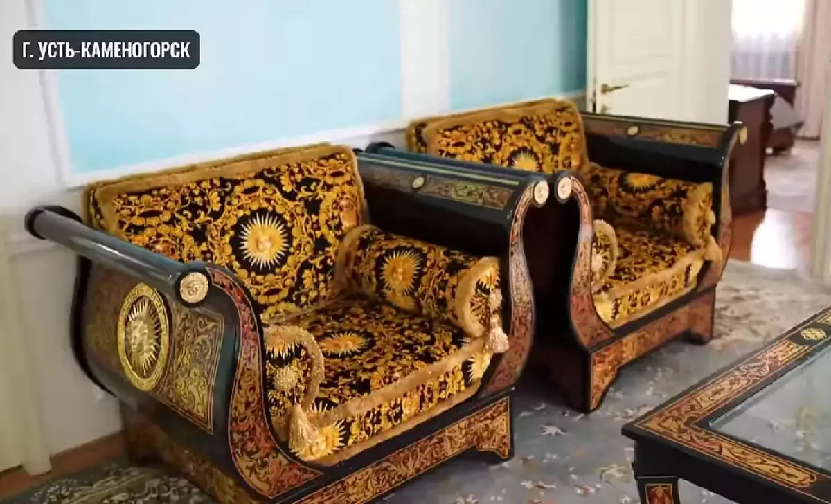 Кресла по 5 млн тенге увидели в резиденции Ахметова