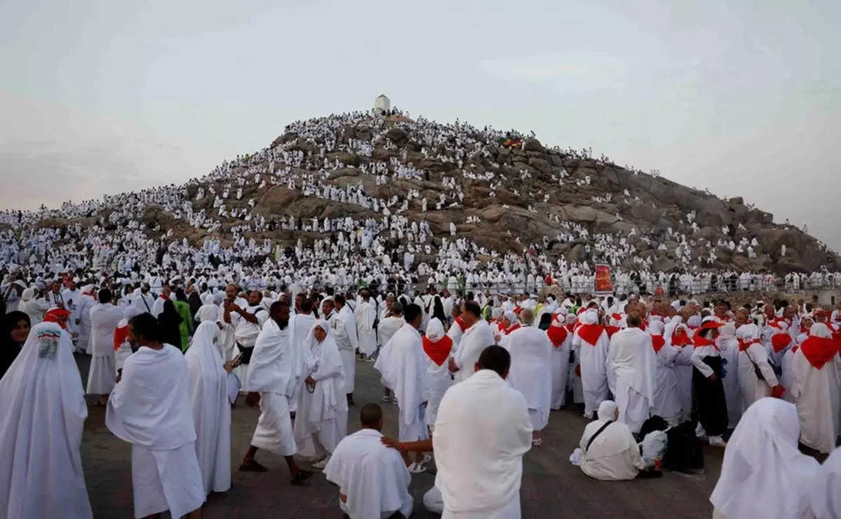 Хадж в Саудовской Аравии: 14 паломников погибли из-за жары