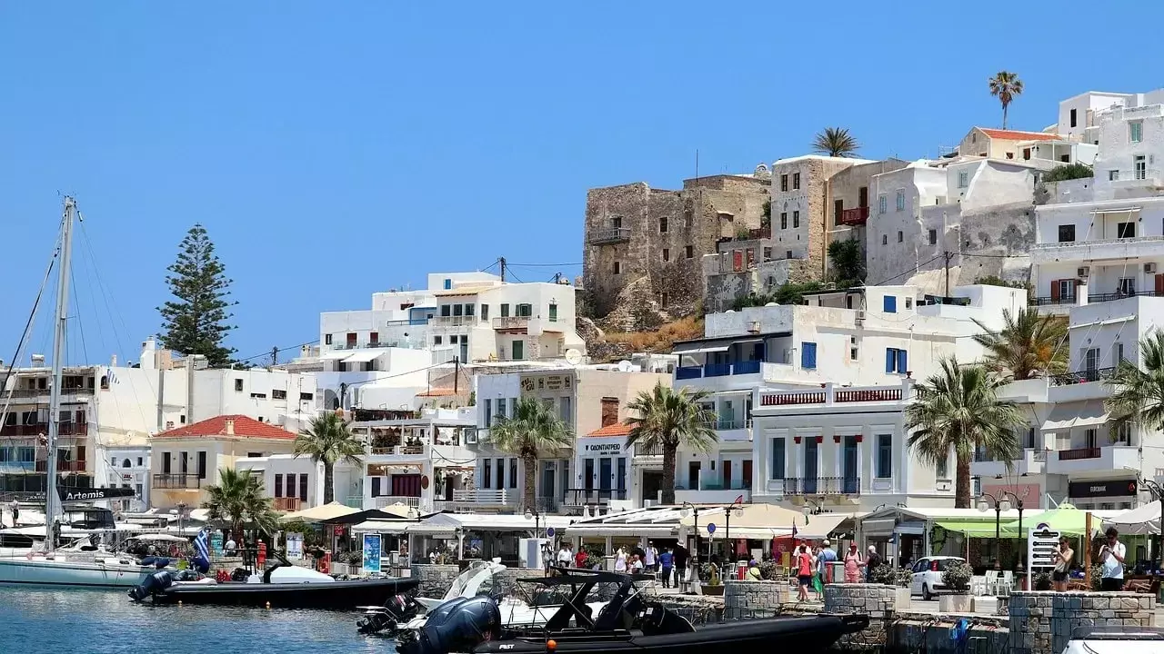 Туристы загадочно умирают в Греции