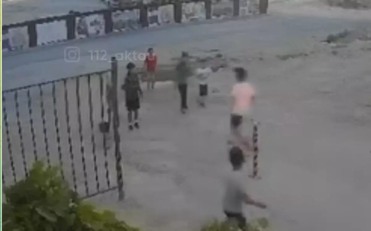 Подростки толпой избили мальчика в Актау