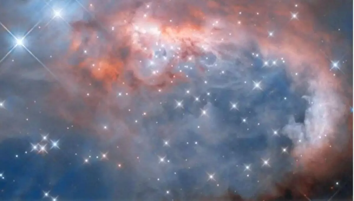 Телескоп Hubble снял туманность с массивными протозвездами