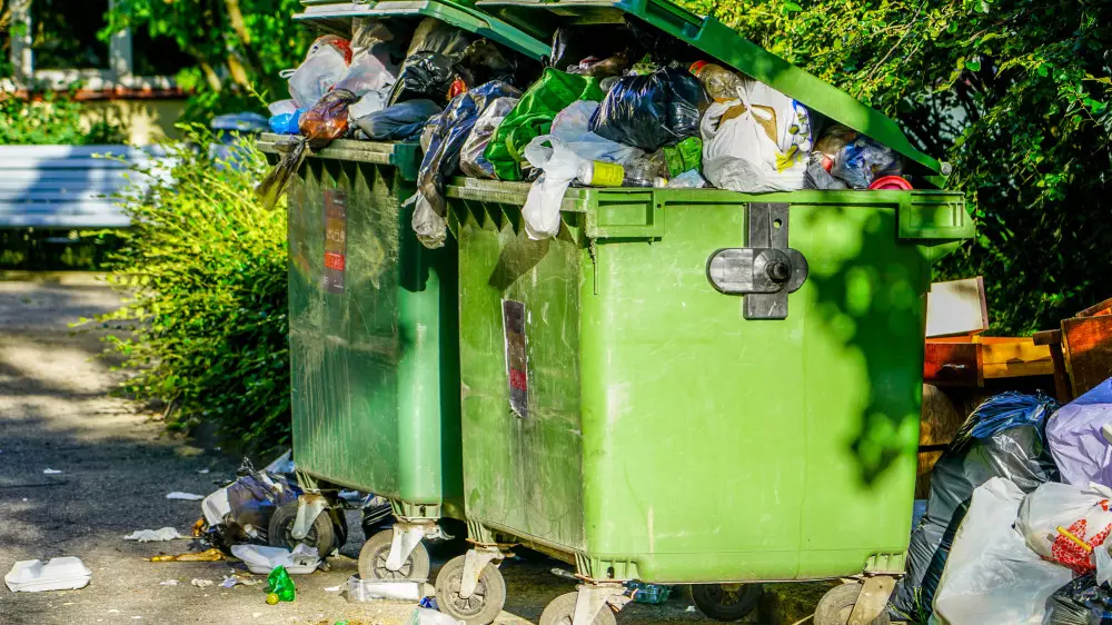 Проблемы с вывозом мусора в ЖК "Алма Сити" активисты требуют действий