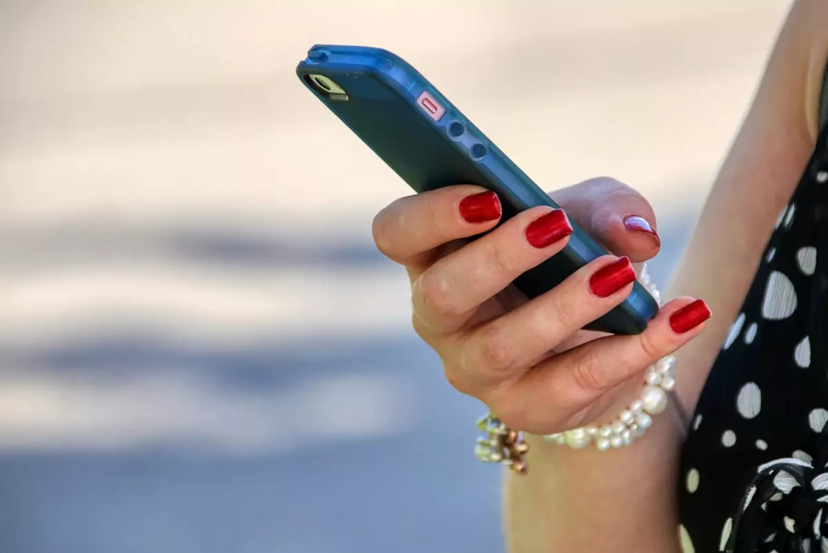 В Казахстане запустили WhatsApp-бота, определяющего телефонные номера мошенников