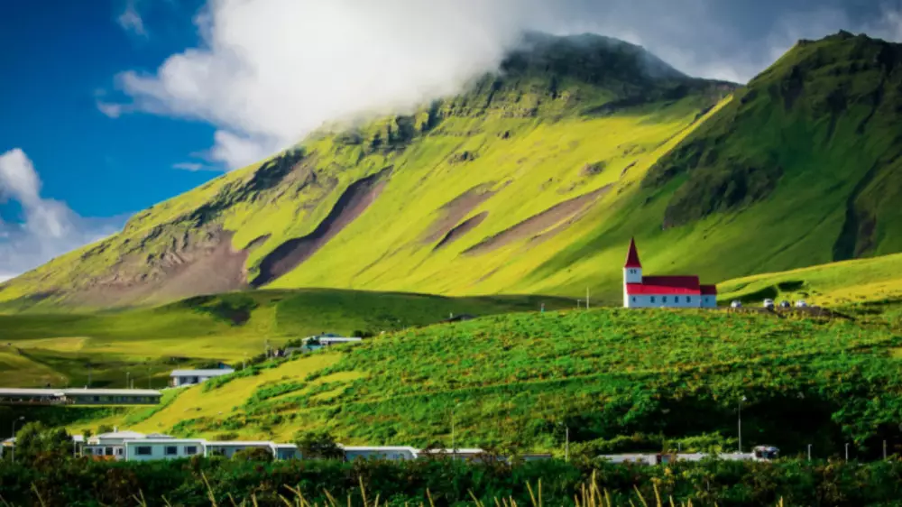 Исландия намерена бороться с толпами туристов: приняты меры