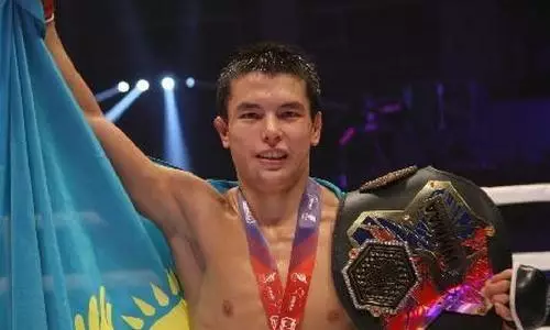 Боец из Казахстана проведет защиту титула чемпиона против бразильского файтера