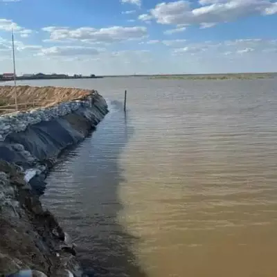 Река Жайык медленно, но стабильно отступает от критической отметки