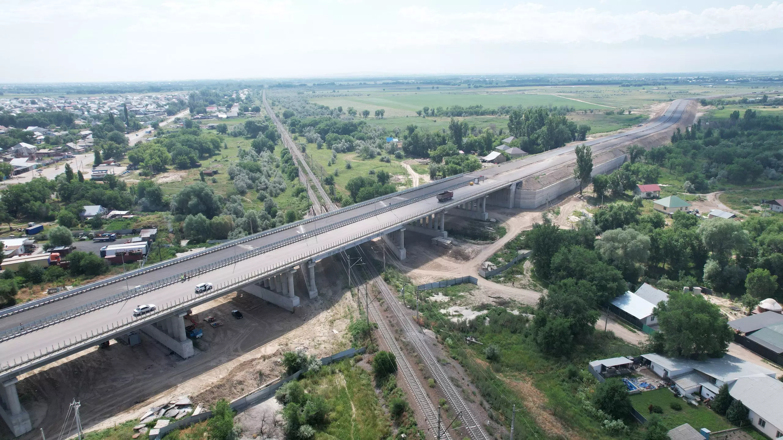 Строительство автодороги «Астана-Алматы» обещают завершить к концу года