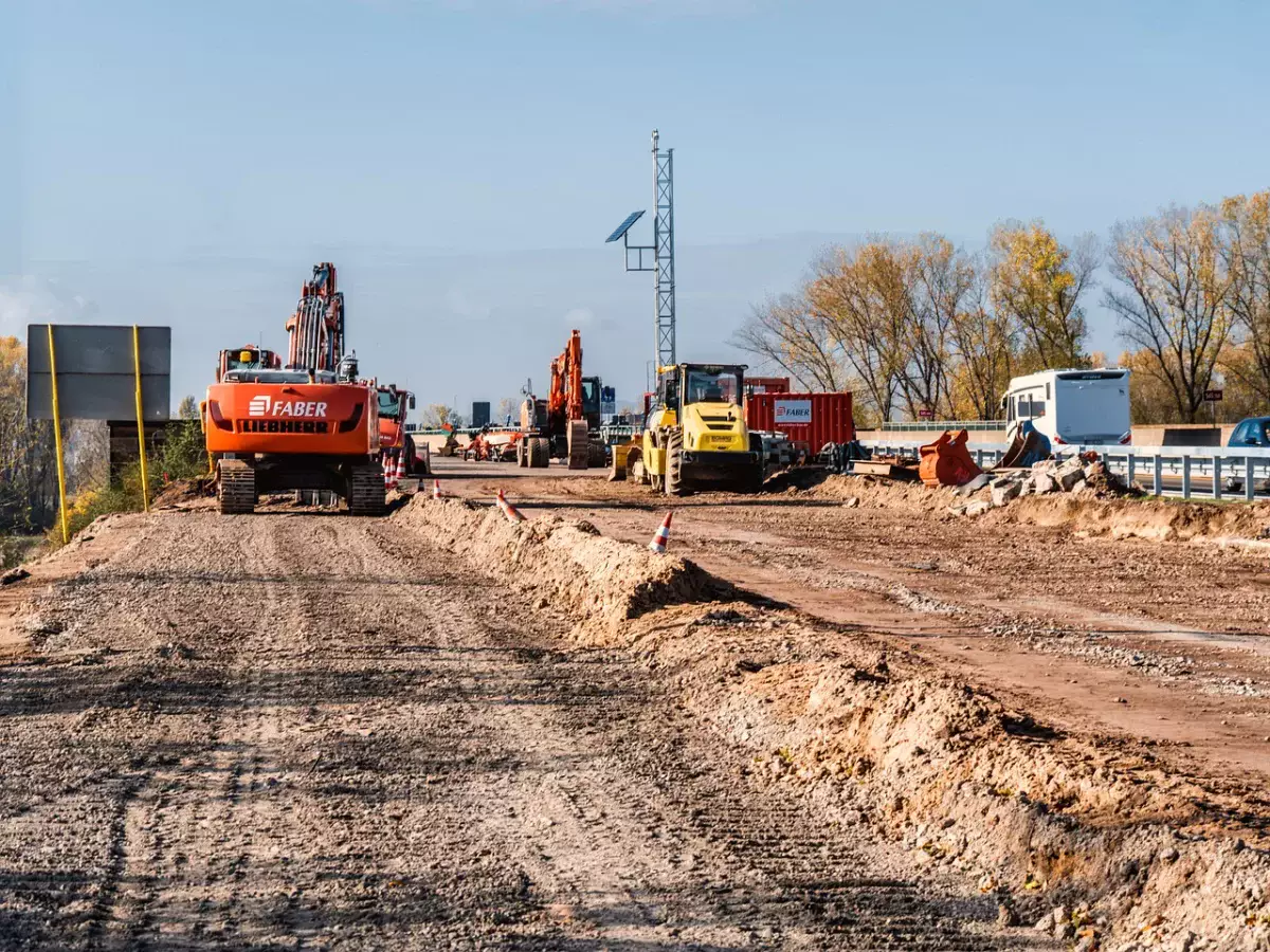 Увеличились расходы на строительство казахстанских дорог