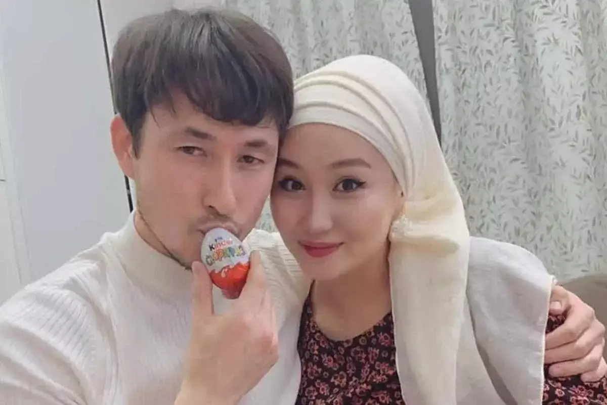 «Это позор»: известный казахстанский певец заявил, что не бил жену