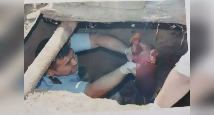 "Періштесі сақтады":  атыраулық полицей шақалақты қалай аман алып қалғанын әңгімелеп берді