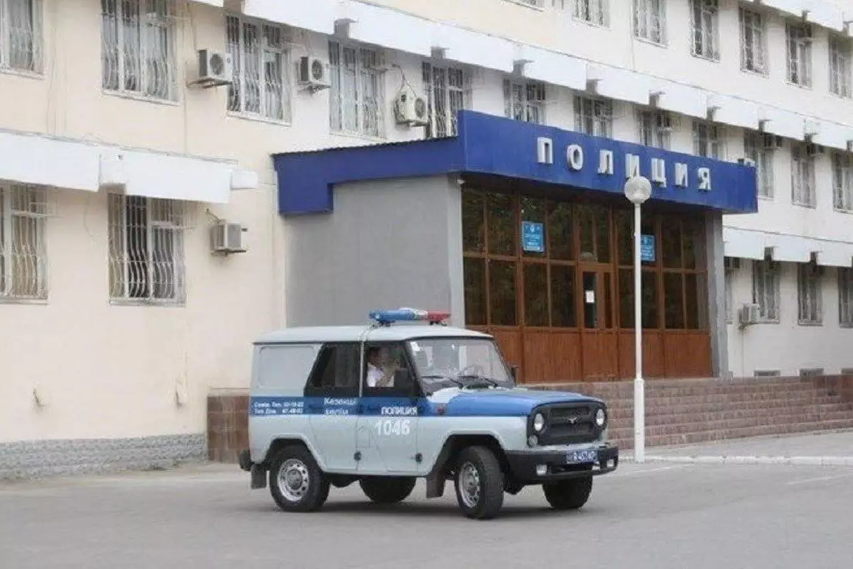 Уволенный за драку глава местной полицейской службы Актау восстановлен в должности