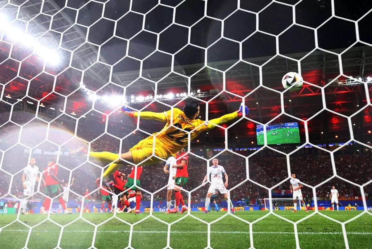 Чехия вышла вперед в матче Евро-2024 со сборной Португалии