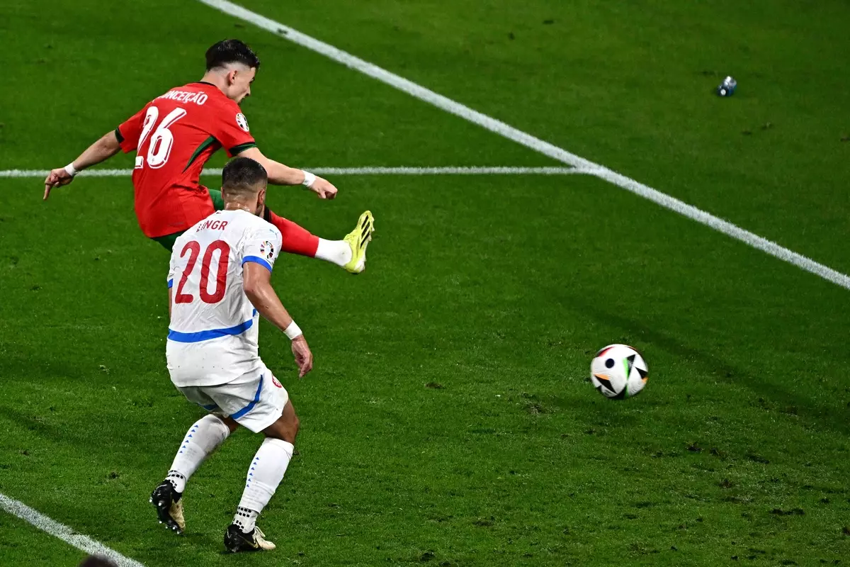 Португалия вышла вперед в компенсированное время матча Евро-2024 с Чехией