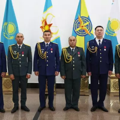 Президент наградил военнослужащих Вооруженных сил, отличившихся в период паводка