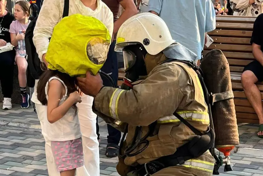 В Алматы спасателям пришлось эвакуировать 48 человек