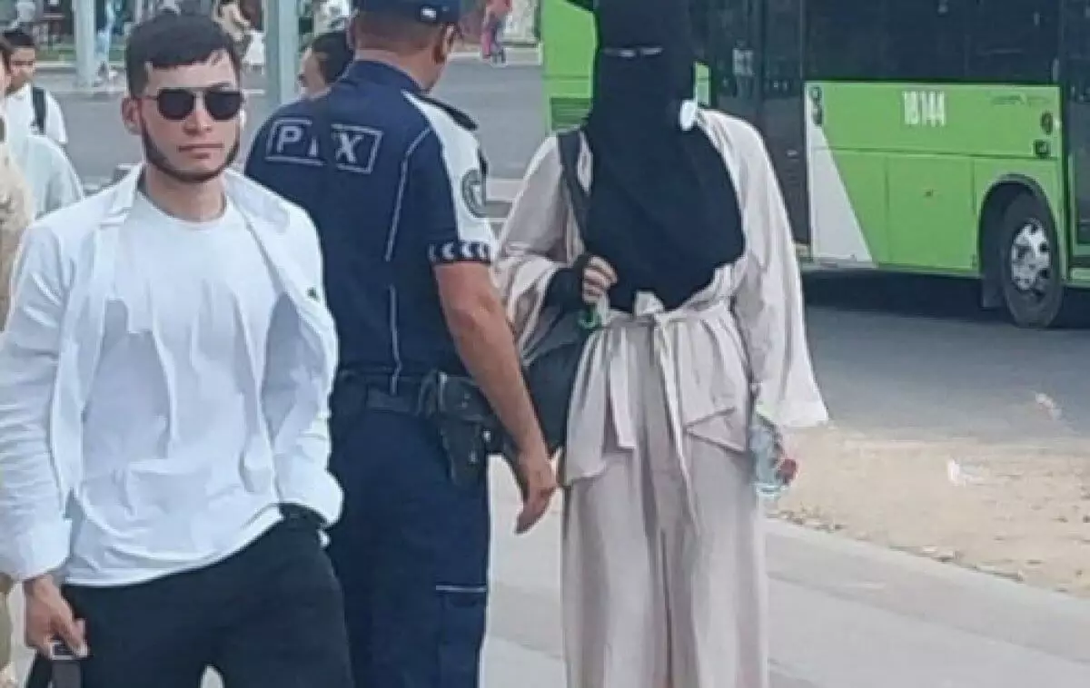Одетого в никаб мужчину задержали у мечети в Ташкенте