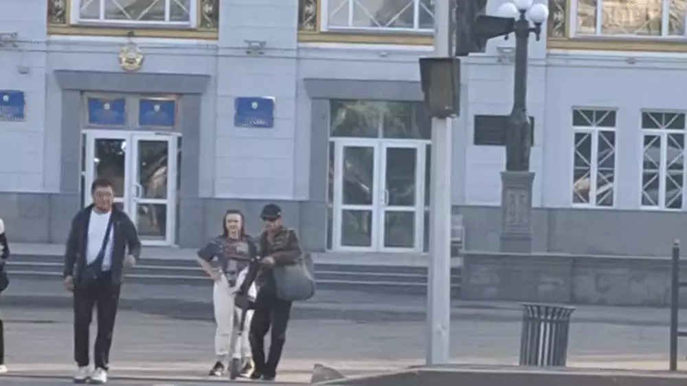 "А что 5 секунд не поставили?": скоростной светофор в Караганде возмутил казахстанцев